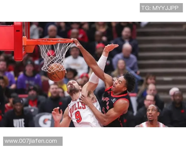 勇士与猛龙激战第3场争夺总冠军的关键时刻与精彩瞬间回顾